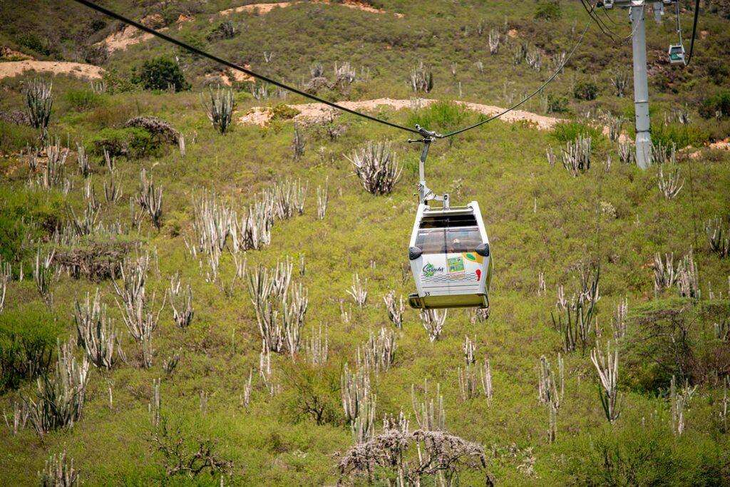 img parque nacional del chicamocha viaje en teleférico plano medio